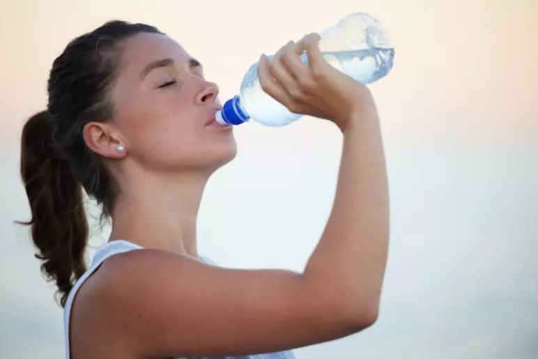 boire de l’eau pour lutter contre la compulsion alimentaire