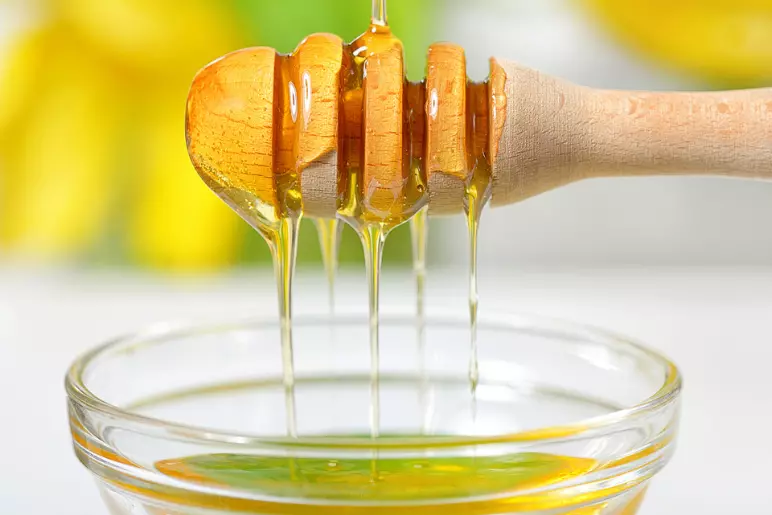 le miel contre le mal de gorge